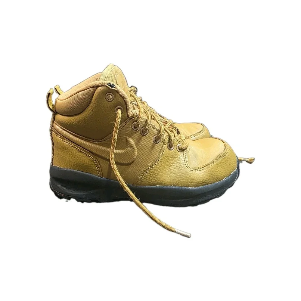 Nike Manoa Leather Wheat GS Boys Girls Kids Boots BQ5372-700 Size 4Y 4 Youth